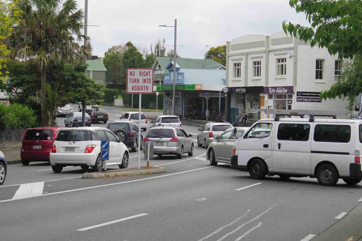 Panel beater corner at Asquith and New North Rd The intersection at Asquith Ave and New North Rd, Mt Albert, is dangerous